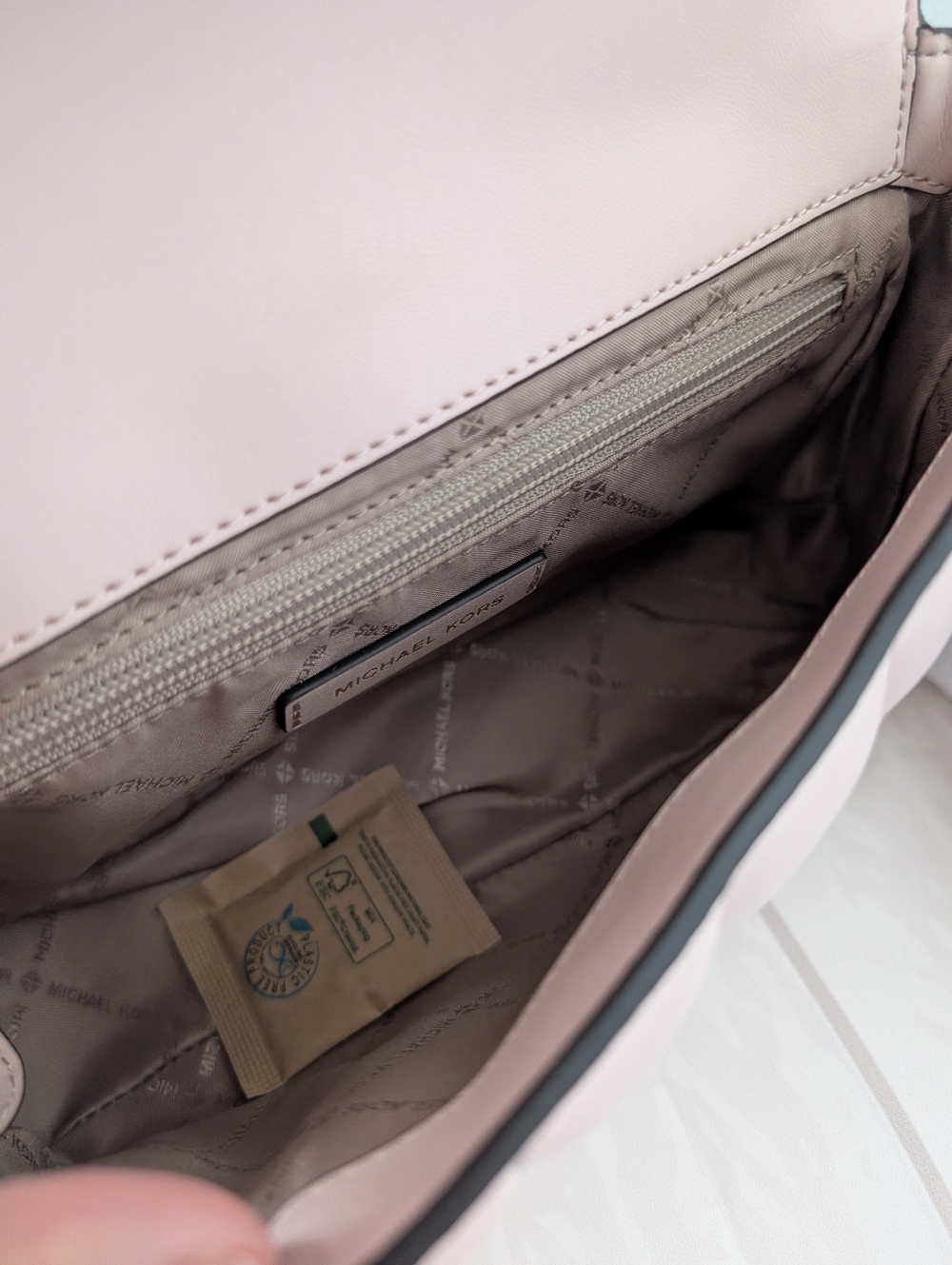 NWT Michael Kors Soho Large Quilted Shoulder Bag in Powder Blush - Picture 4 of 4